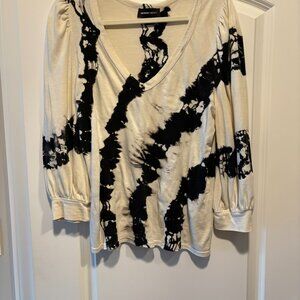 Fifteen Twenty Black and cream knit Vneck Shirt